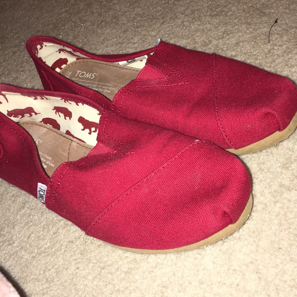 Red Toms (flats)
